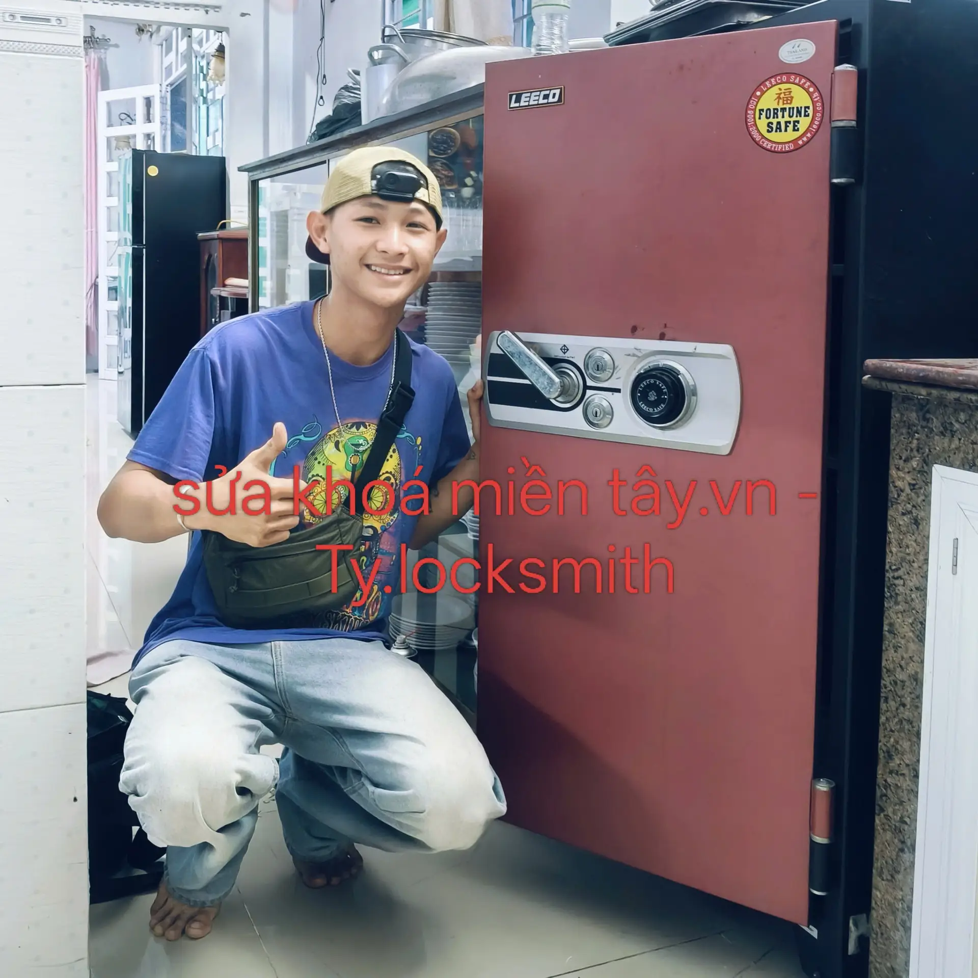 sửa kh&oacute;a k&eacute;t sắt gần đ&acirc;y