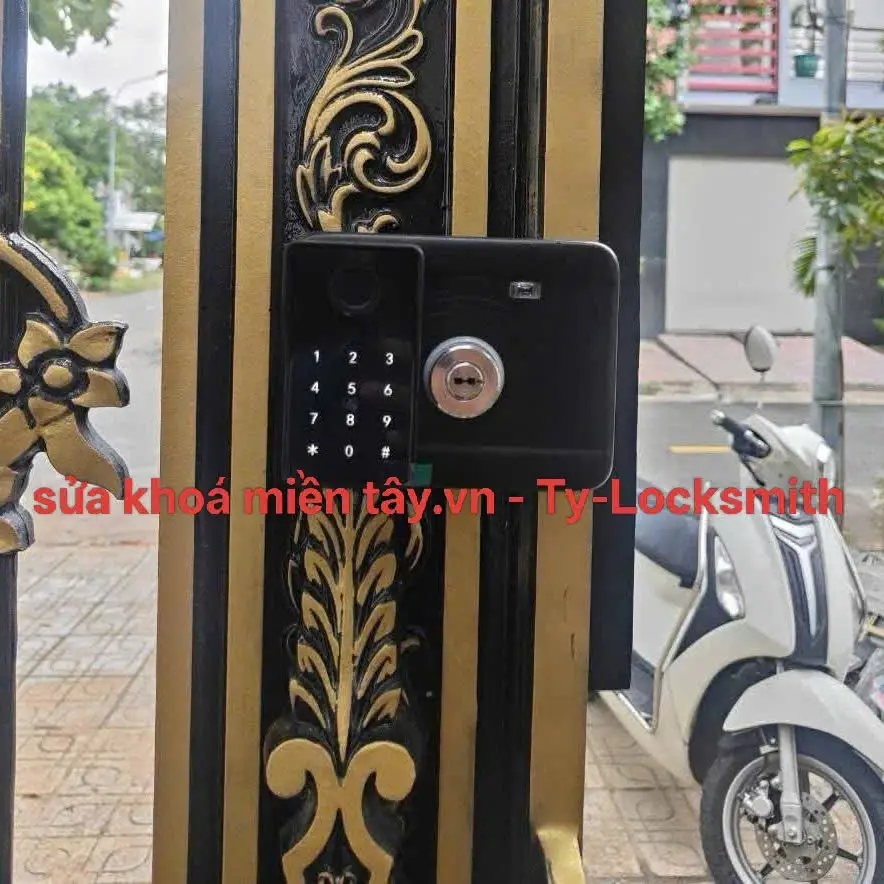 thay kh&oacute;a điện tử cần thơ