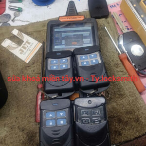 làm thêm remote cửa cuốn long an