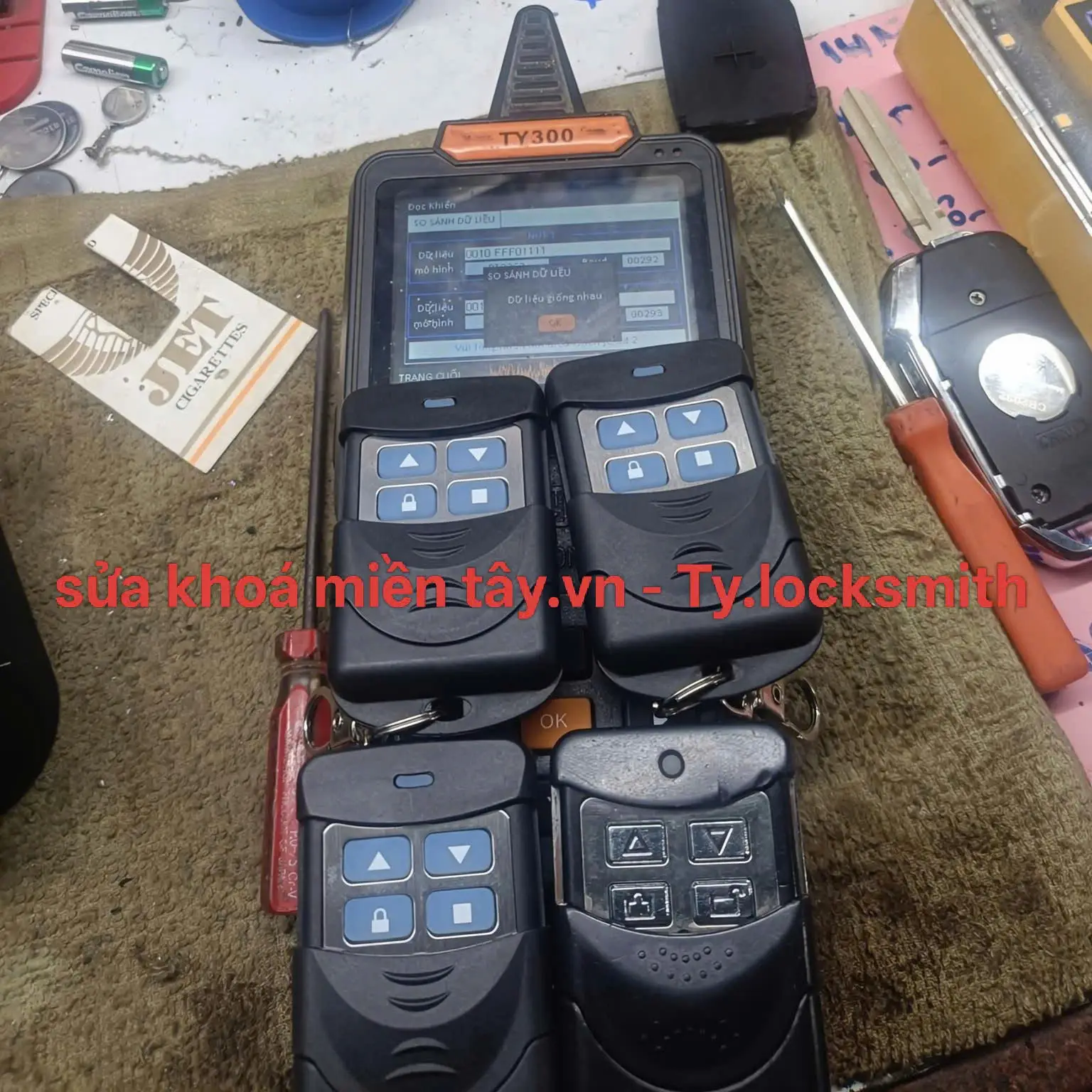 l&agrave;m th&ecirc;m remote cửa cuốn long an