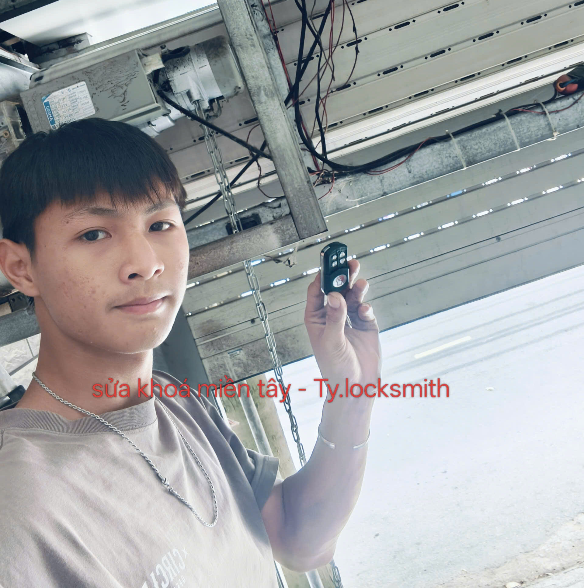 sửa cửa cuốn an giang, làm remote cửa cuốn an giang