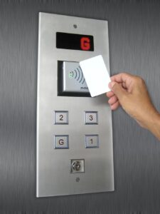 sao chép thẻ thẻ từ thang máy 